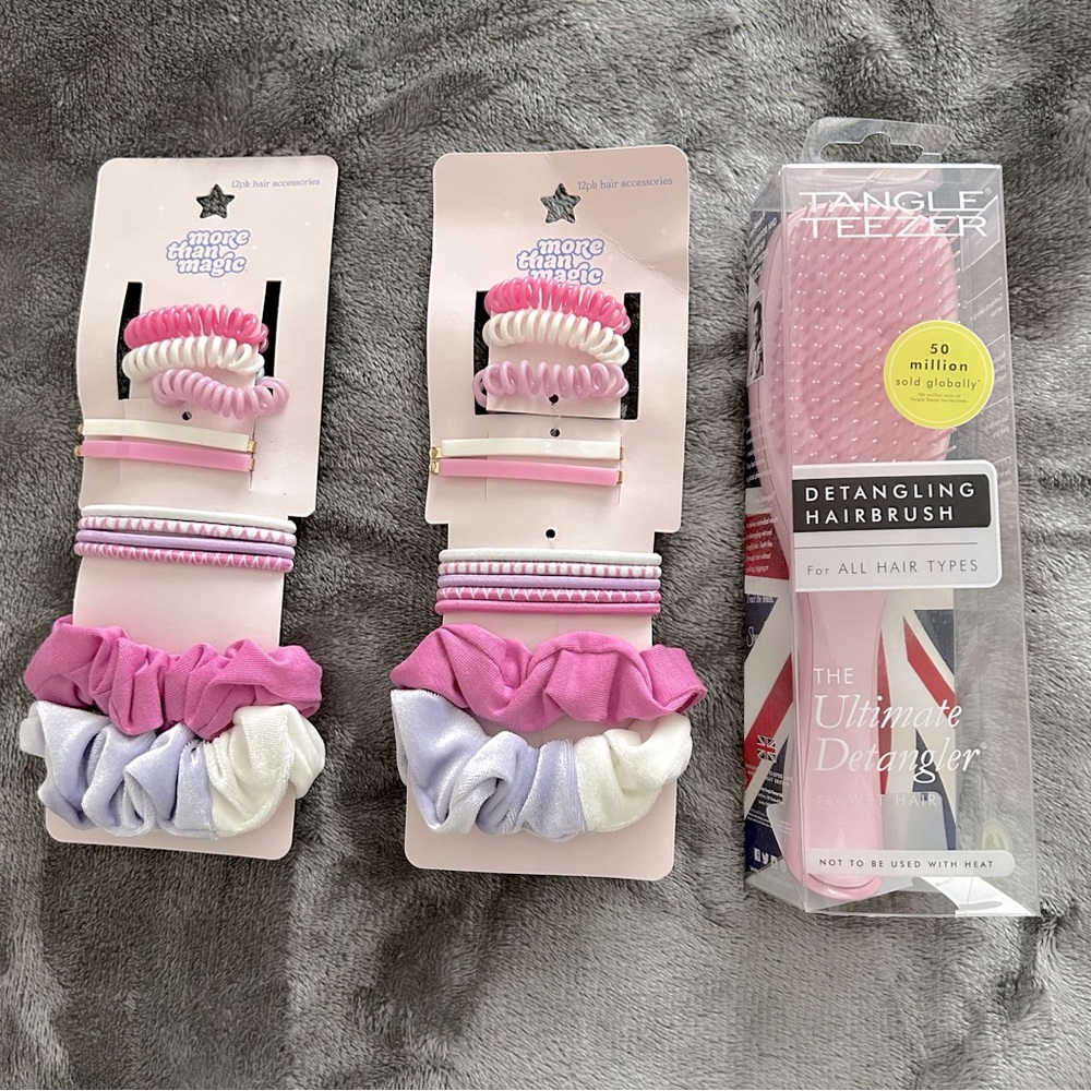 Detangling Hair Brush and Hair Accessories